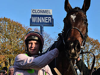 Douvan a convincing winner upo...